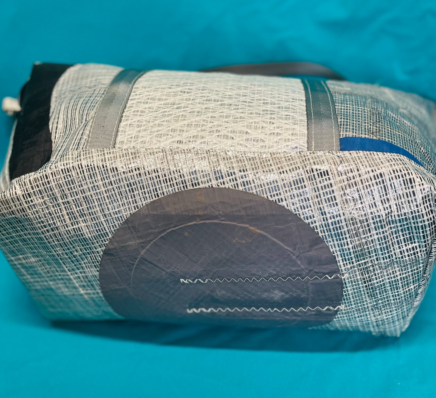 Recycled Viper 640 racing sails ‘weekender’ bag