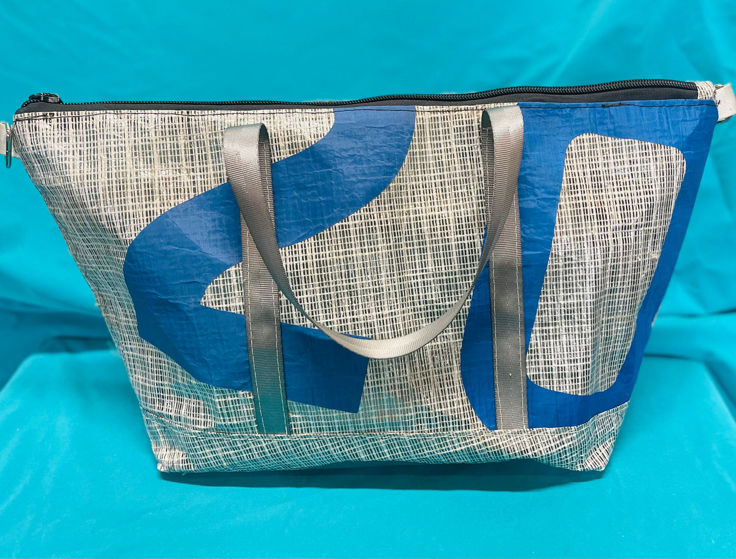 Recycled Viper 640 racing sails ‘weekender’ bag